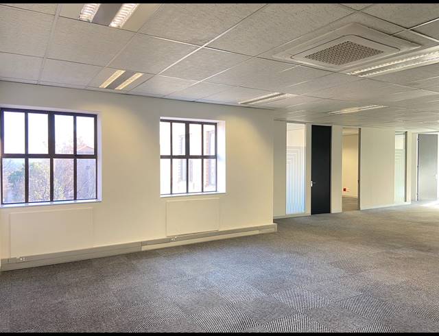 631M² OFFICE TO LET IN BRYANSTON